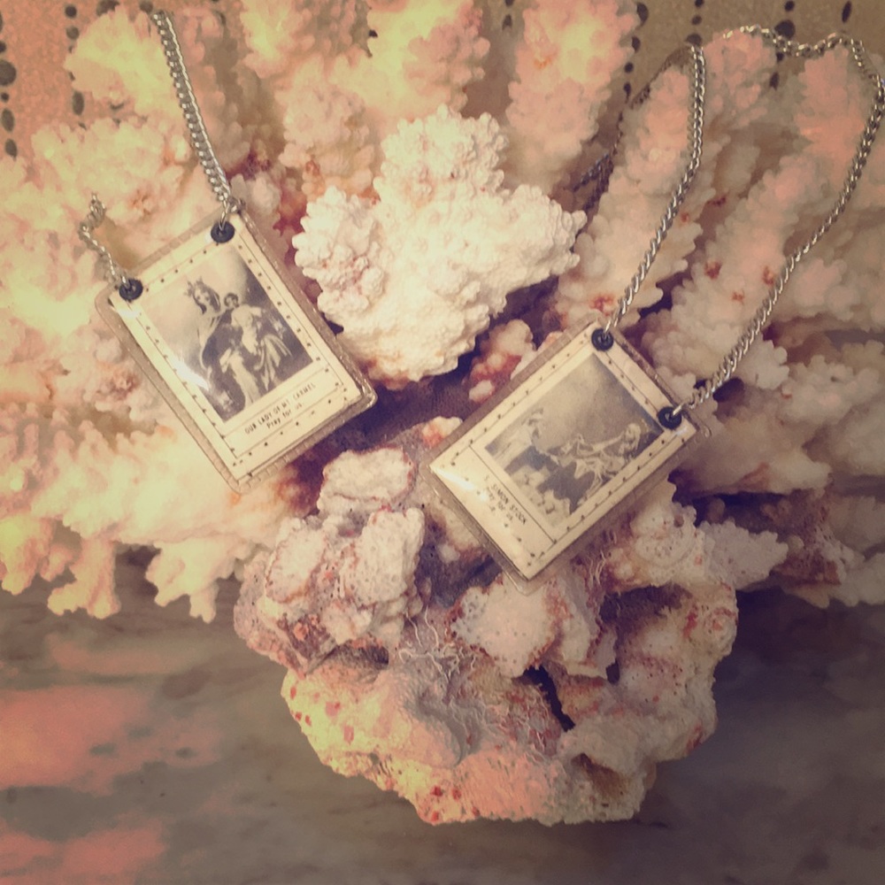 SOLD 💔 Vintage Saint Prayer Necklace